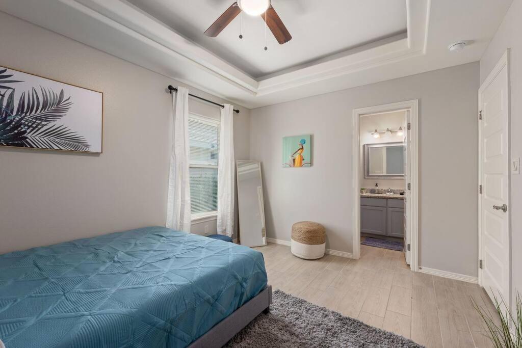 Cozy 3 Bed 2 Bath Apartment, Near Shopping Plazas, Expressway And Free Parking Edinburg Kültér fotó