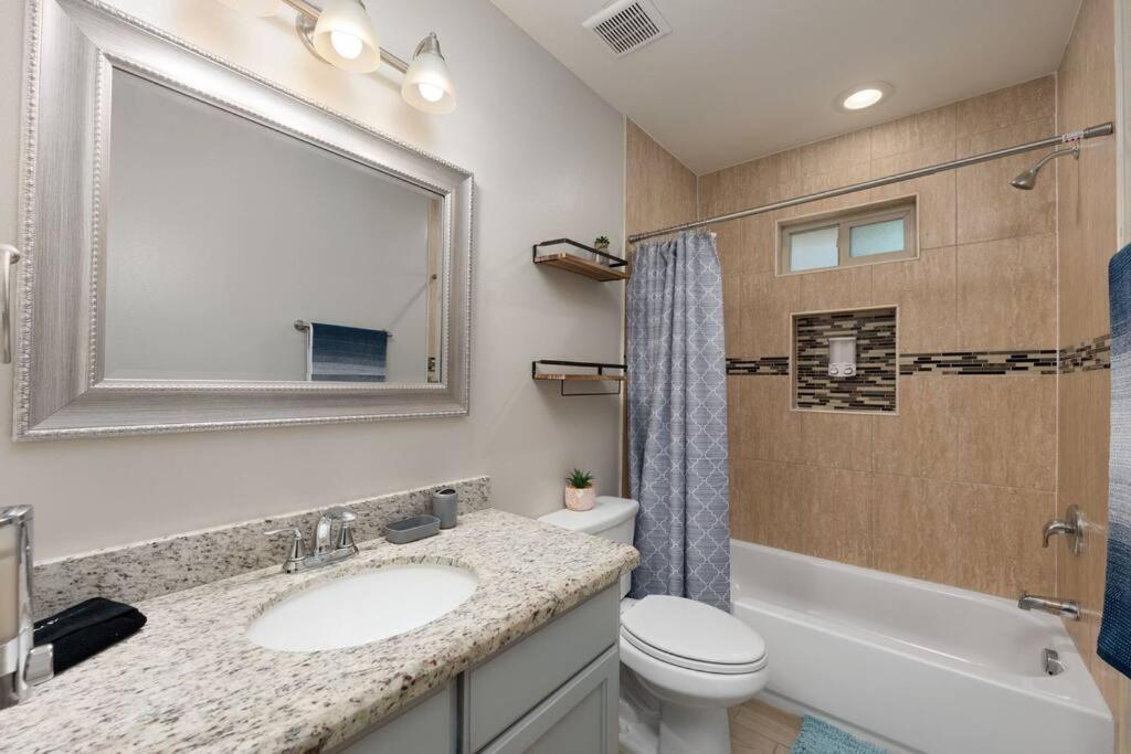 Cozy 3 Bed 2 Bath Apartment, Near Shopping Plazas, Expressway And Free Parking Edinburg Kültér fotó