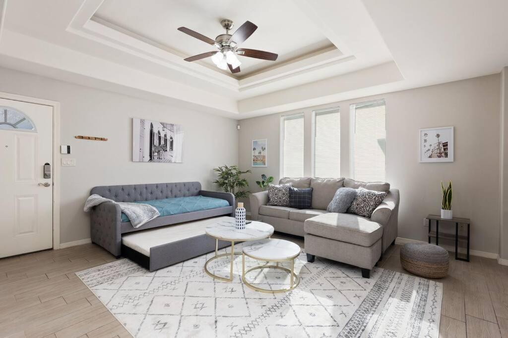 Cozy 3 Bed 2 Bath Apartment, Near Shopping Plazas, Expressway And Free Parking Edinburg Kültér fotó